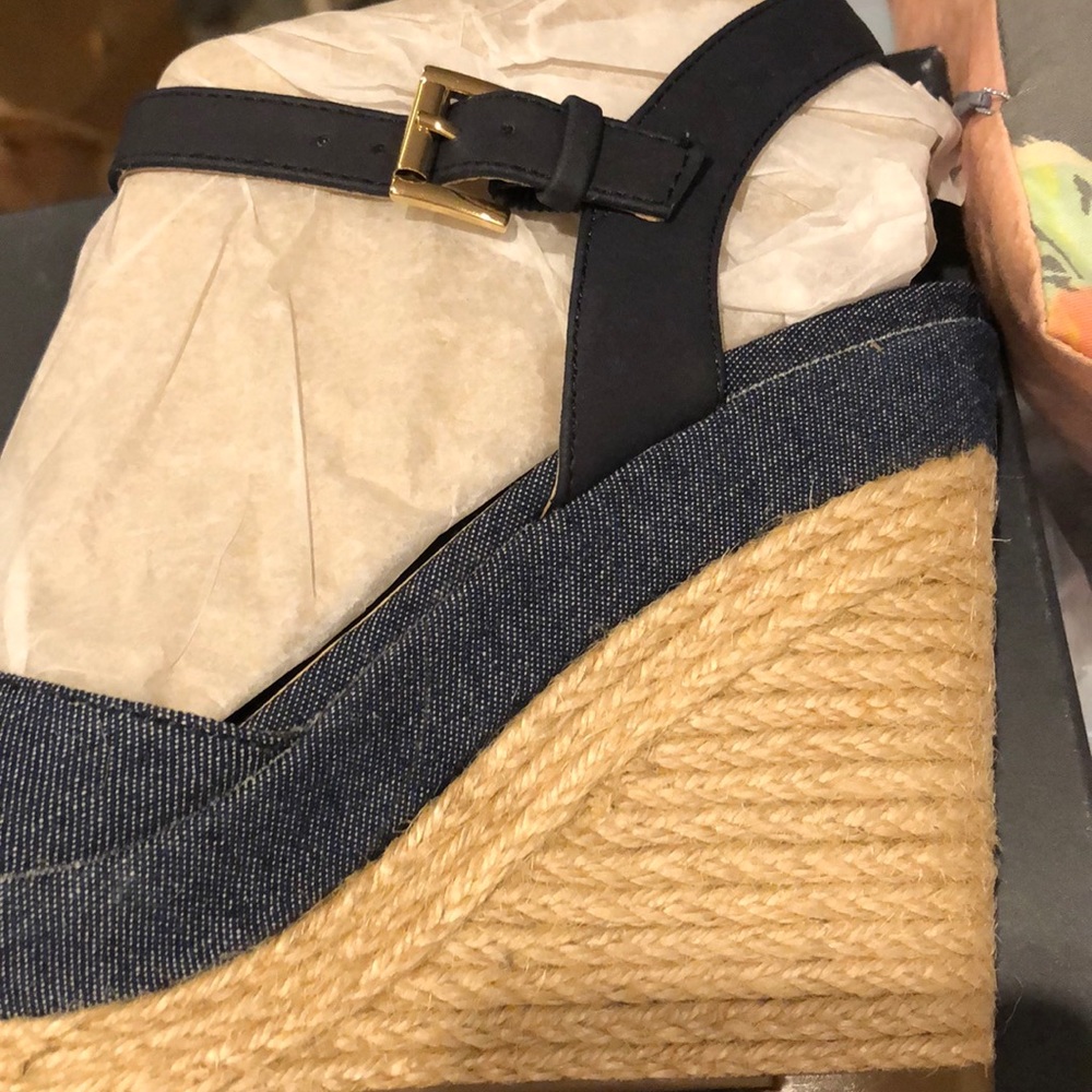 🔥🔥💥NWT Tommy Hilfiger 4.5” espadrilles